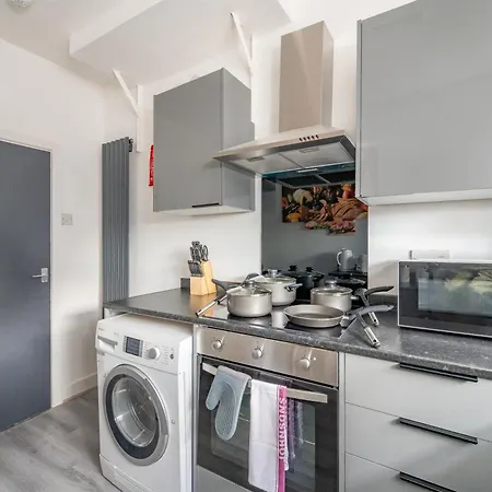 *ra246* For Your Relaxed & Cosy + Free Parking + Free Fast Wifi * *