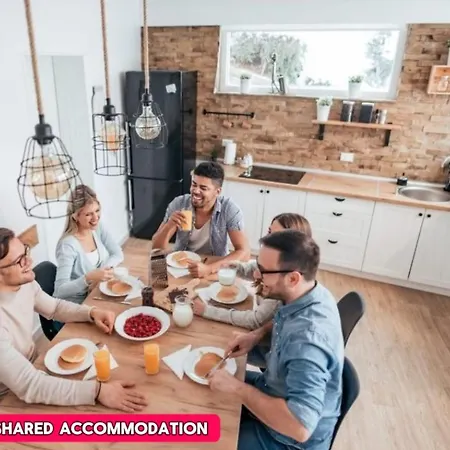 Habitación en casa particular *ra246* For Your Relaxed & Cosy + Free Parking + Free Fast Wifi * Leeds (West Yorkshire)
