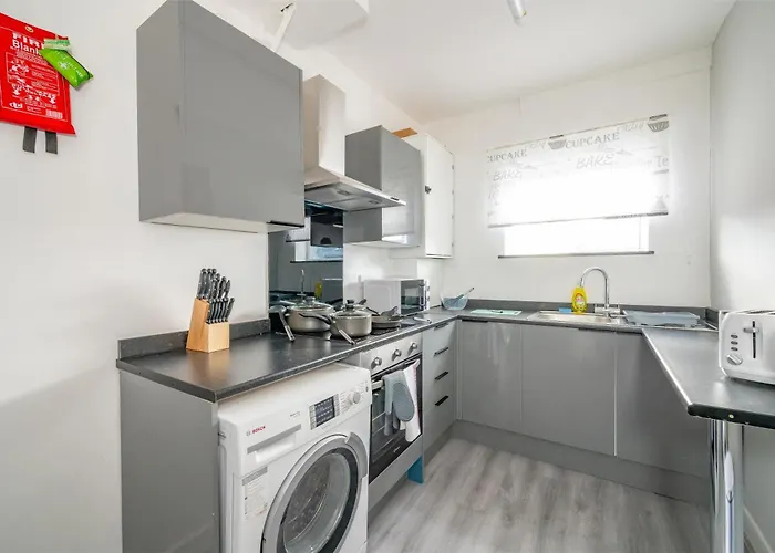 *ra246* For Your Relaxed & Cosy + Free Parking + Free Fast Wifi * *