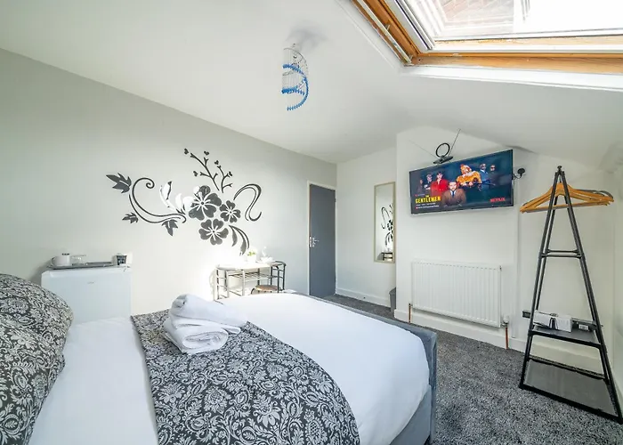 Homestay *ra246* For Your Relaxed & Cosy + Free Parking + Free Fast Wifi *