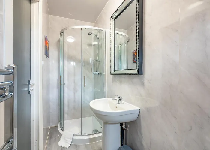 *ra246* For Your Relaxed & Cosy + Free Parking + Free Fast Wifi * Leeds (West Yorkshire)