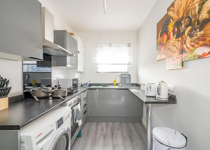 *ra246* For Your Relaxed & Cosy + Free Parking + Free Fast Wifi * Homestay Leeds (West Yorkshire)